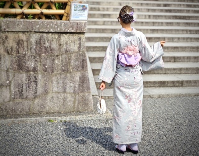 femme en kimono